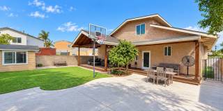 MASSIVE & FURNISHED 6 Bed, 5.5 Bath Home Near SDSU – Game Room & Spacious Backyard! MASSIVE & FURNISHED 6 Bed, 5.5 Bath Home Near SDSU – Game Room & Spacious Backyard! Gallery 1