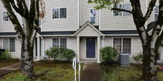 NE Halsey St - Gresham 2 bedroom townhouse with den/office Gallery 1
