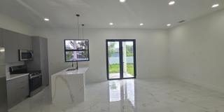306 NE 10th Ter Gallery 4