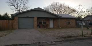 Nice 2 or 3 Bedroom, 1 Bath. Gallery 10