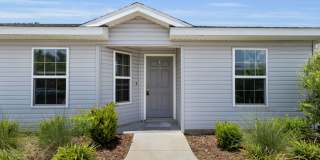 Beautiful 3/2 Triplex Gallery 1