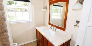 OWNER REMODEL - STUDENT RENTAL NEAR CAMPUS – HUGE DISCOUNT + ONE MONTH FREE! Gallery 21