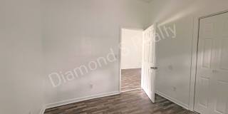 Updated 6 Bedroom Home! Gallery 17