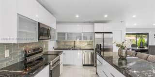 2340 NE 194th St, Miami, FL 33180 Gallery 10