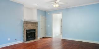 3 bed/2 1/2 Bath. Pet Friendly, Pool, Gallery 6