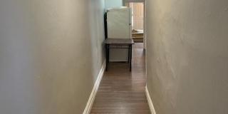 1192 YORKSHIP SQUARE Gallery 21