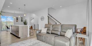 Stunning 3-bedroom, 4-bathroom townhouse! Gallery 13