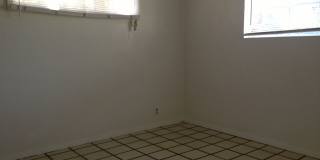 Spacious 3BR Tempe Home with Lush Yard & Irrigation – Available July 1! Gallery 8