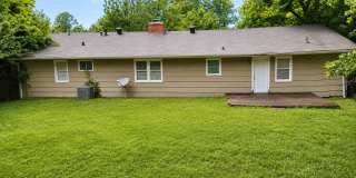 Beautiful 3BR/2BA Home with Large Yard & Outdoor Deck | Northeast Jackson Gallery 13