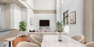 520 JOHN CARLYLE Street Gallery 8