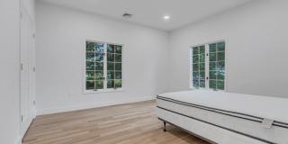 22 Meadow Lane Gallery 30