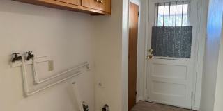 3-bedroom, 2-bathroom home with large backyard Gallery 7