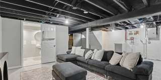 6933 Melrose Avenue Gallery 22