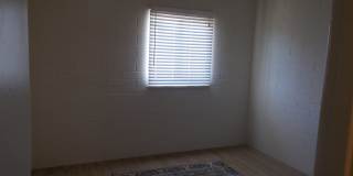 4335 North 15th Avenue Gallery 17