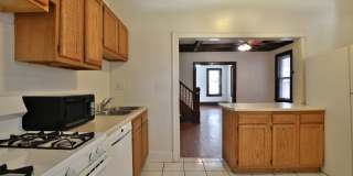 Central Campus - LARGE 4 Bedroom House with off-street parking Gallery 12