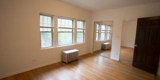 5528 S. Cornell Avenue Gallery 10