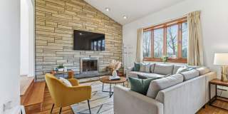 7 Carol St Gallery 1