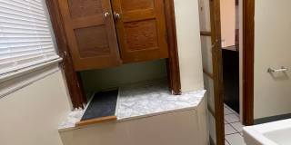 4 bedroom 1 1/2 bath single family house with yard. Gallery 33