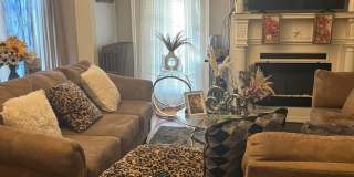2 Bed / 1 Bath First-Floor Rental – Available ASAP Gallery 7