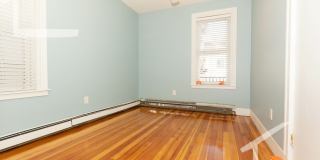 Nice 5 bed in Allston Gallery 7
