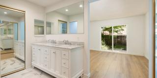 Beautiful 2/2 Condo in Hidden Valley! Gallery 10