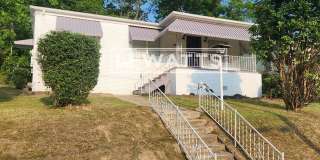 3-Bedroom with Renovated Bath in Oak Ridge Park Nieghborhood Gallery 1