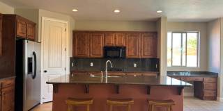Short term lease! Coral Canyon on Golf Course with POOL- FURNISHED & PARTIALLY FURISNHED OPTION Gallery 8