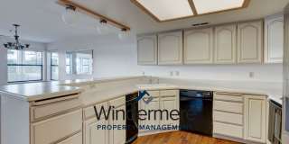 2BR/2BA Condo Overlooking the Bay - Water/Sewer/Garbage included! Gallery 4