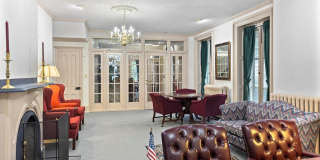 152 N MAIN Street Gallery 17