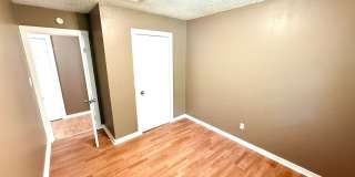 AVAILABLE NOW! 2 Bedroom / 1 Bath Duplex Near Brooks City Base! Gallery 12