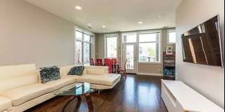 2442 N Clybourn Avenue Gallery 6