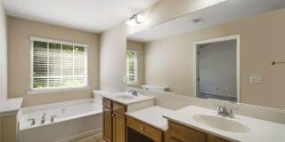 1798 Oakbrook Lane NW Gallery 21
