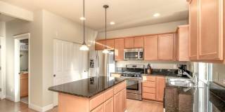 Mt. Rainier View Home on Cul-De-Sac with 3-Car Garage & A/C Gallery 15