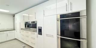 1801 Roscomare Road Gallery 11