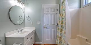 OFF-SEASON FURNISHED MONTHLY RENTAL Gallery 24