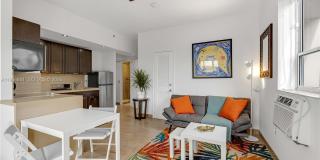 255 W 24th St Gallery 1