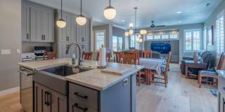 Beautiful 5 Bedroom Home- One Level and Private Pool Gallery 19