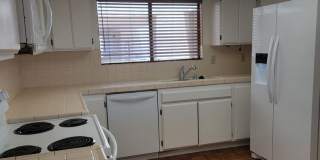 2 BR / 2 BA Condo with Spectacular Views Near Patrick Henry High School Gallery 6