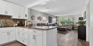 Bright & Spacious 1BR Retreat Near Beaches & Shopping Gallery 5