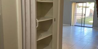2 bedroom + loft, 2 bathroom townhome near UCF Gallery 6