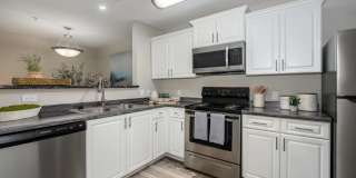 Lenox West Luxury Apartments Gallery 3