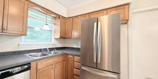 Spacious Living, Modern Updates & Fully Fenced Yard Spacious Living, Modern Updates & Fully Fenced Yard Gallery 9
