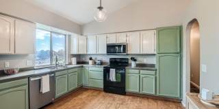 Stunning 4 BDR Fully Furnished Home in Broomfield Gallery 3