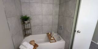 1711 Burton #A - 2 story home in great central location 5 min form DT. Gallery 11