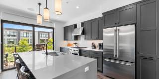 Luxury 3 Story Condo in Exclusive Titletown District Gallery 28