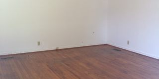 304 Vann Street W *TWO HOMES, ONE PRICE* Gallery 4