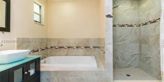 1529 Bayview Dr Gallery 24