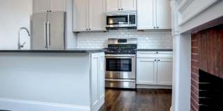 Charming 3 Bedroom-No Broker Fee Gallery 3