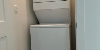 1 MONTH FREE! The Vineyards at Dennis Lane Studio unit with backyard and garage Gallery 8