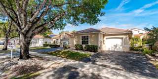 17925 SW 10th Ct Gallery 1